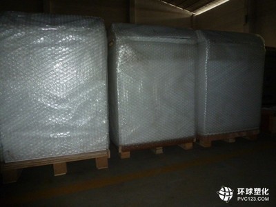 艾瑪AH-100A螺桿機 75KW直聯動力，賦能泡沫箱高效生產